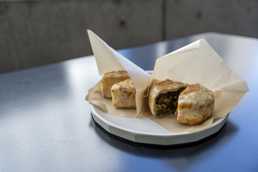 野沢菜360円とポテトチーズ400円