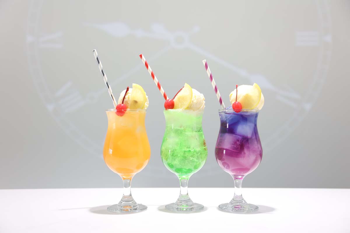 左から「緋色のトワイライト」770円、「緑色のリクラシック」770円、「バタフライフロート（レモン）」880円