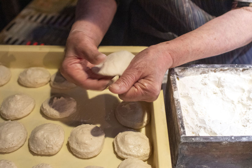 生地は耳たぶほどのやわらかさ