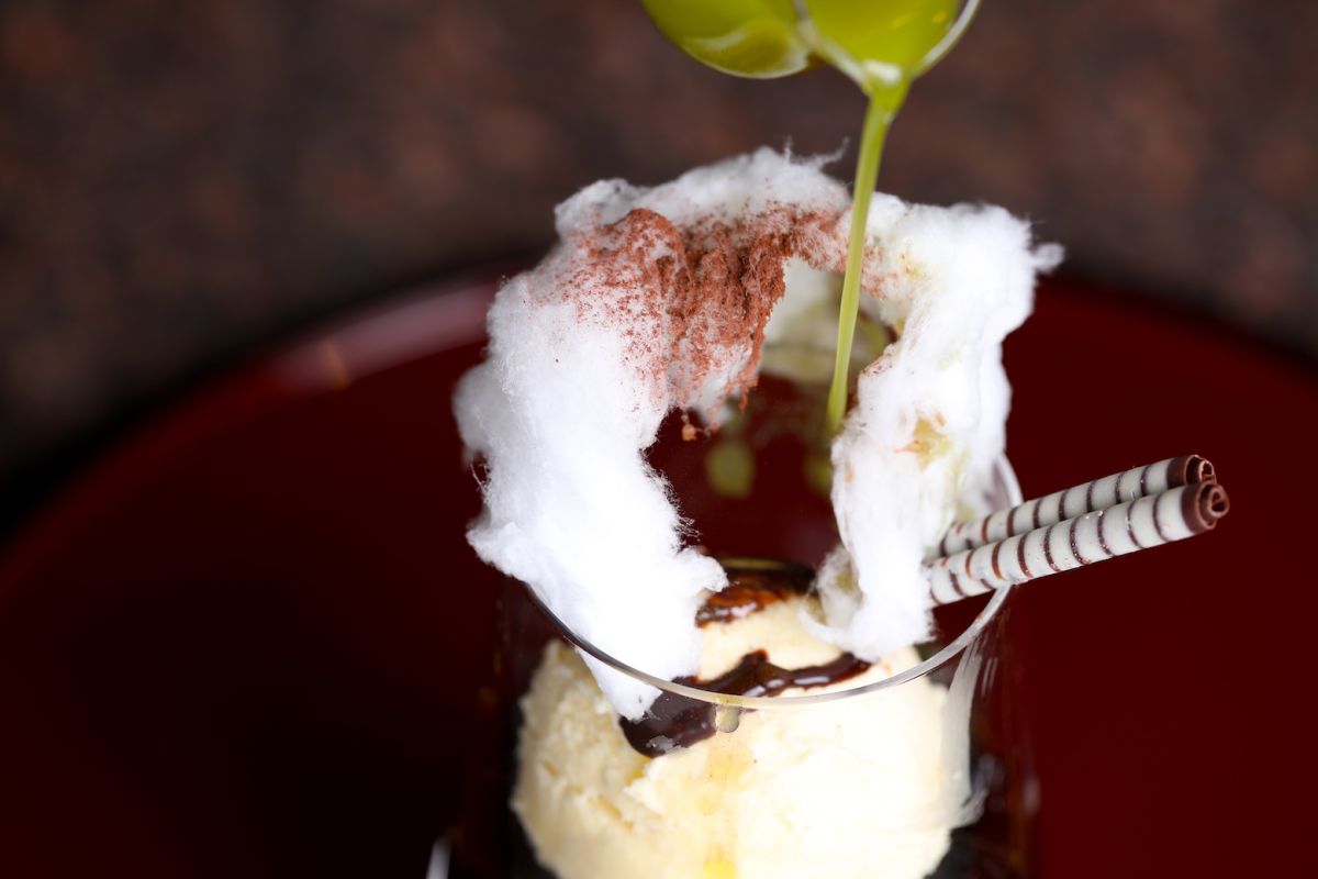 わたあめのてっぺんからゆっくり注ごう