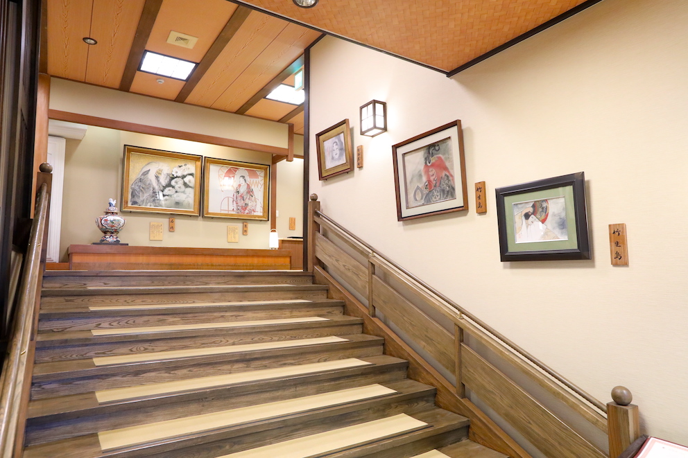 階段もすべて畳敷きになっている