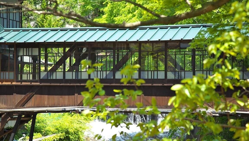 本館と向新をつなぐ渡り廊下