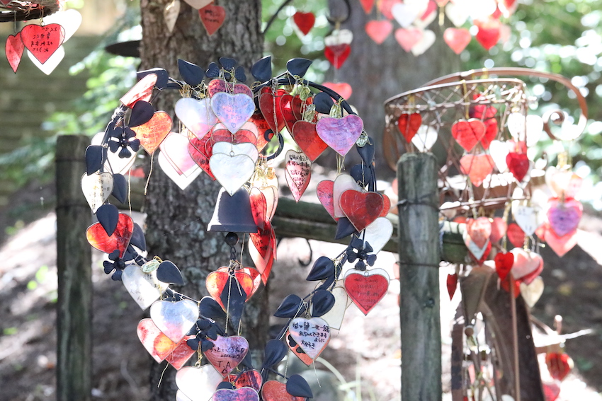 ハートの絵馬は「ハートバザール」で購入できる