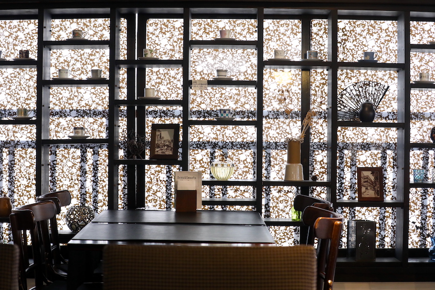 モダンな雰囲気の店内