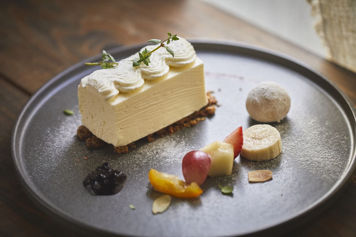 「レアチーズケーキ」935円