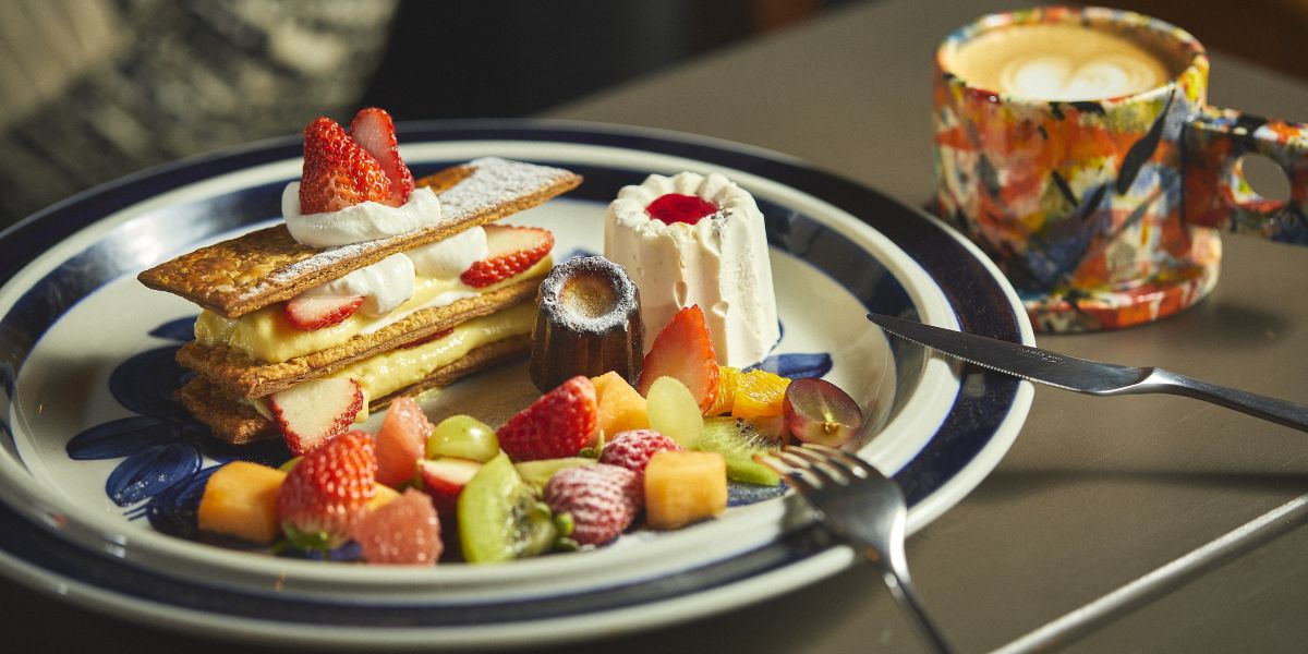 夜カフェ使いにも嬉しい大阪・中之島のカフェ「π spectacle」は、古民家×北欧ミッドセンチュリーが調和するオールデイカフェ