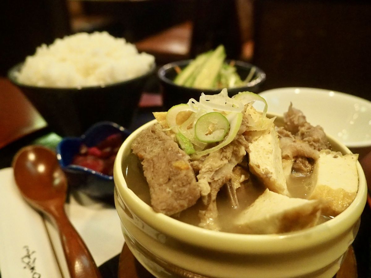 最もウイグルで人気のあるラム肉の煮込み