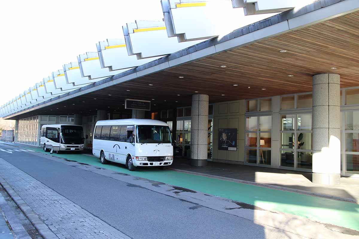 シャトルバスは1日8往復（予約不要・宿泊者無料）