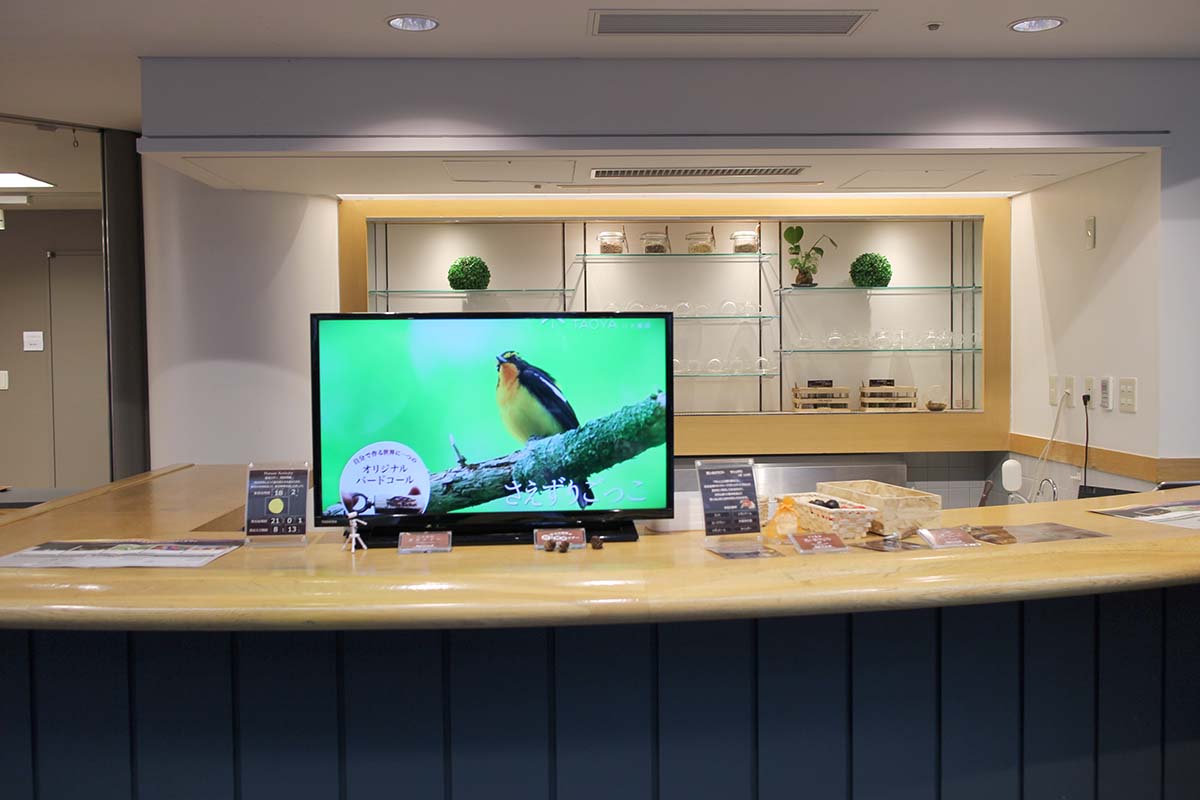 1階の森のコンシェルジュデスク。利用は16～19時、9～11時