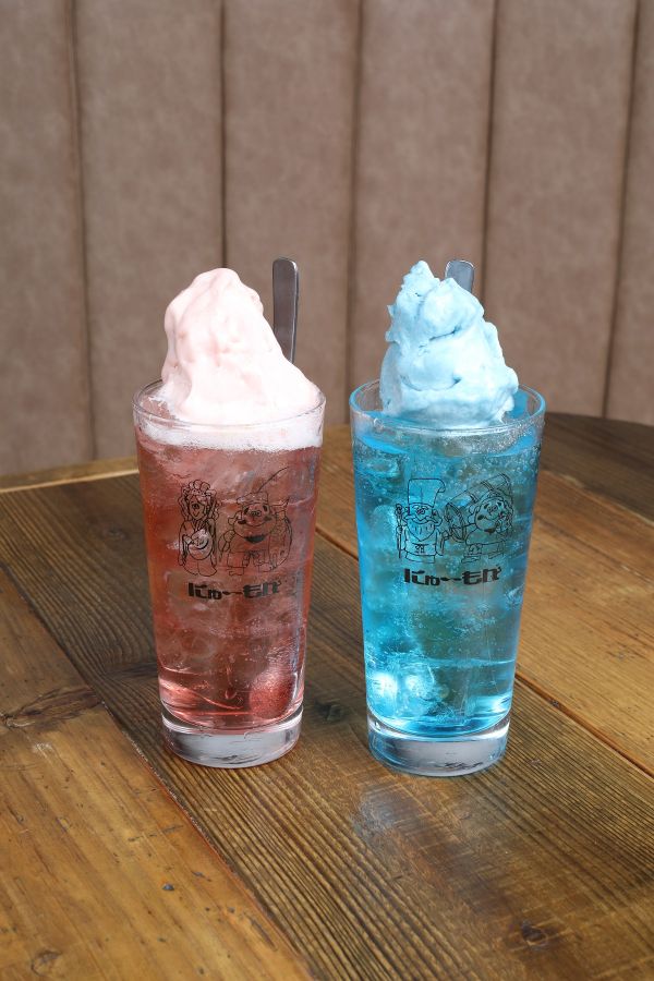 （写真左から）「～～～」「～～～」各○○円