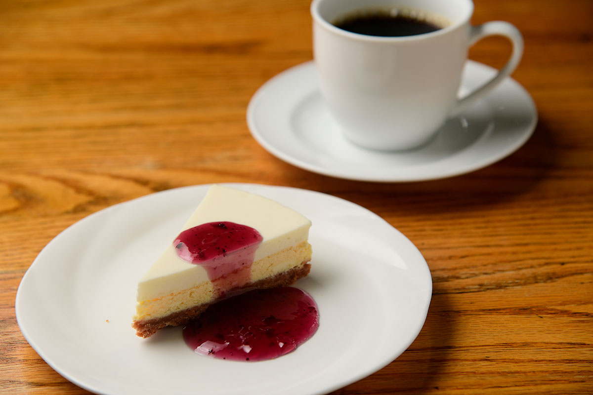 「チーズケーキ」と「ブレンドコーヒー」