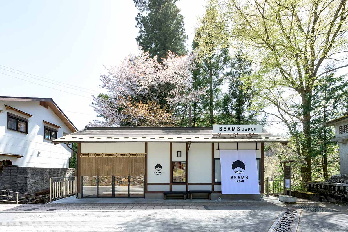 日光東照宮から徒歩4分ほど