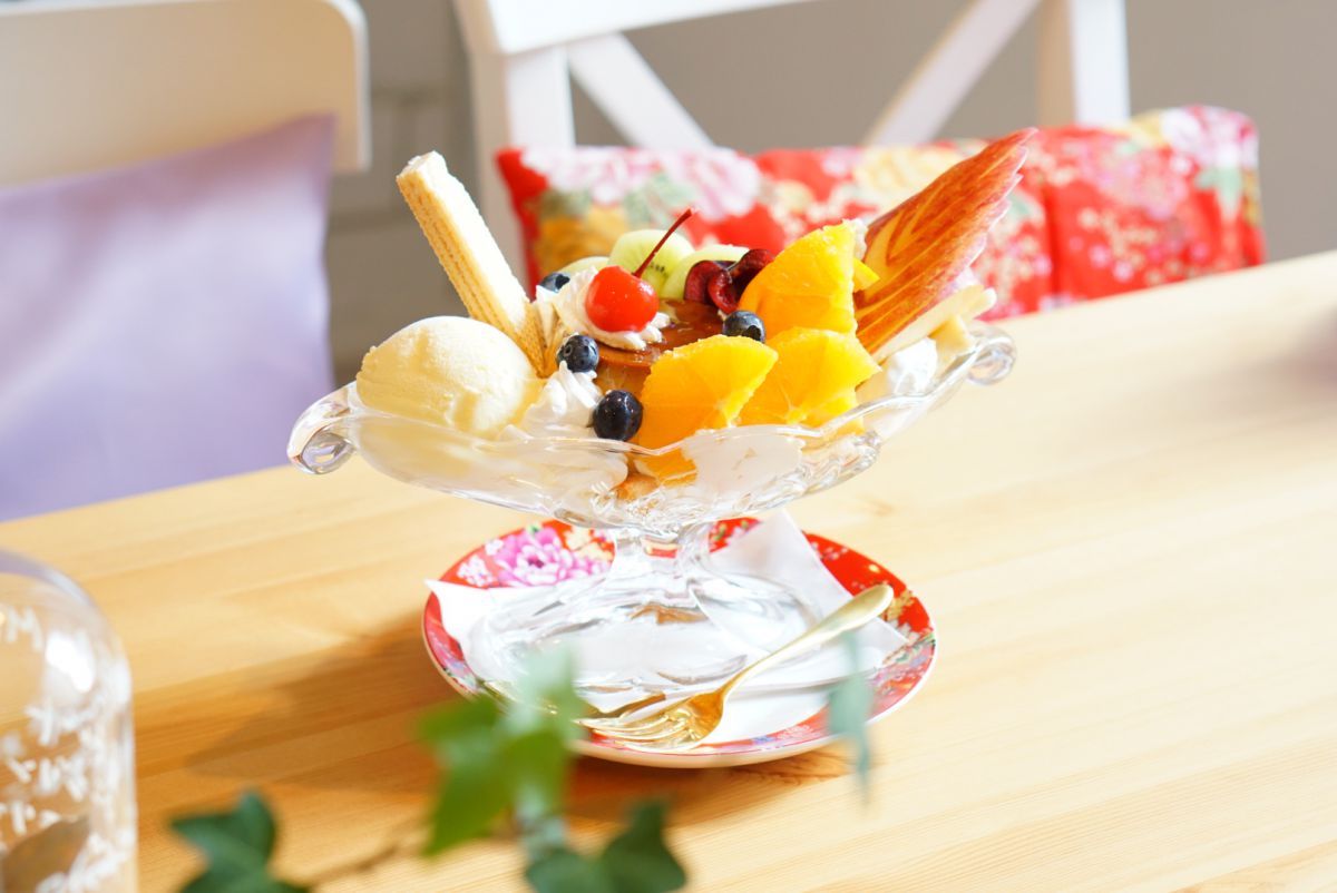 「自家製プリンアラモード」1250円