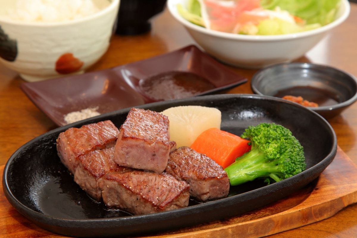 「那須和牛おすすめサイコロステーキ」150ｇ3000円～