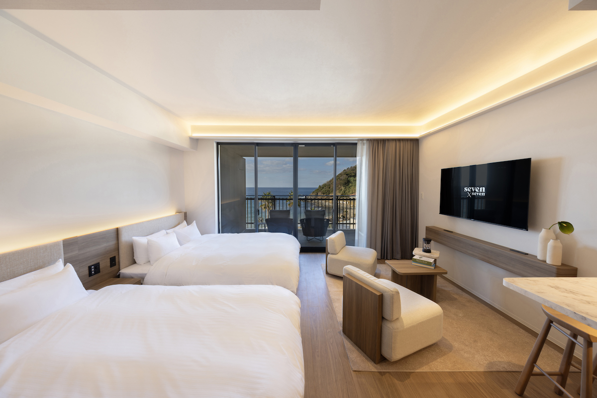 「スタンダードツイン」（1泊1部屋3万8000円〜／40 ㎡・定員4名）。全室シモンズのベッドを導入