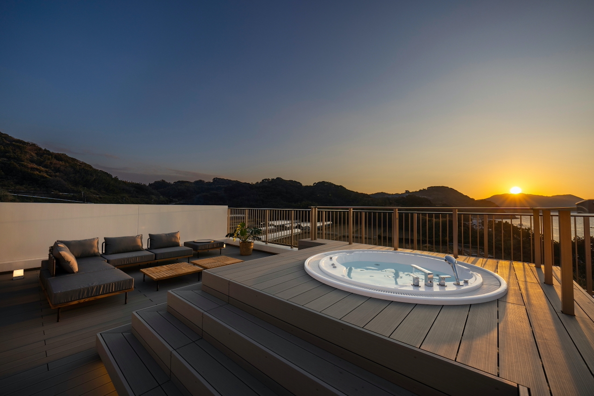 「ルーフトップ ジャグジー スイート」（1泊1部屋6万7000円〜／87.9㎡・定員8名）