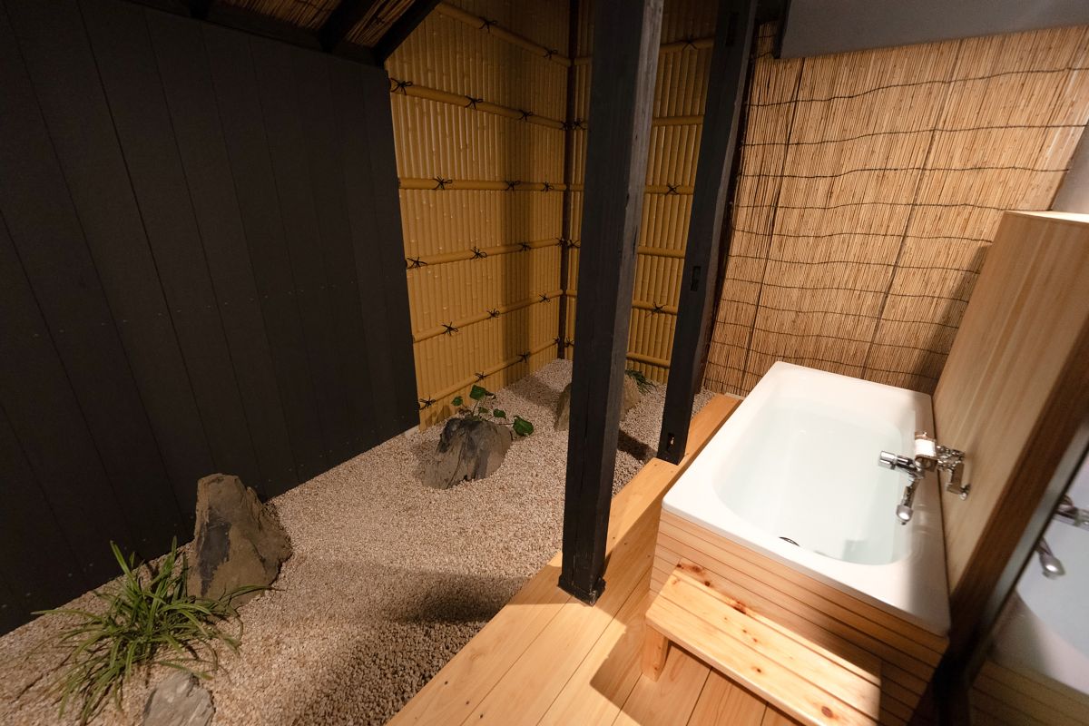 旅の疲れを癒やす露天風呂付き