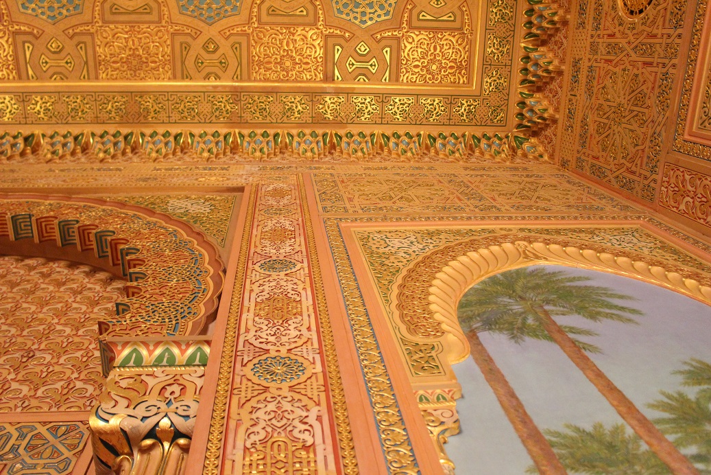 天井まで文字通りピカピカで、口を開けて見てしまいます