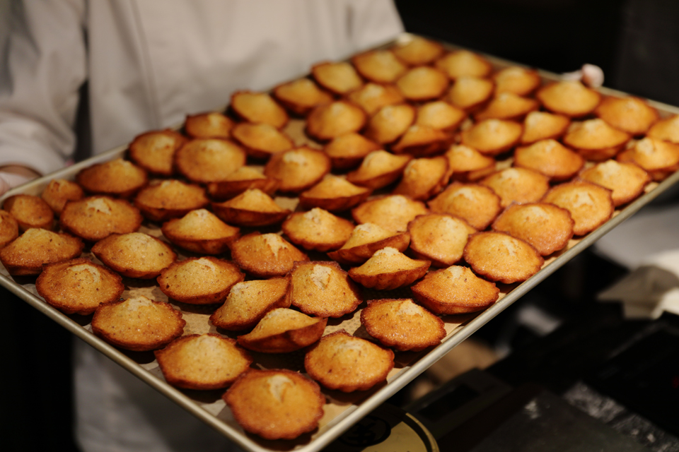 POIRE le bon Beurre 北新地本通