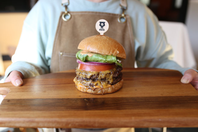 【箱根湯本】大人気ハンバーガーショップの2号店「BOX BURGER 箱根湯本店」が登場！