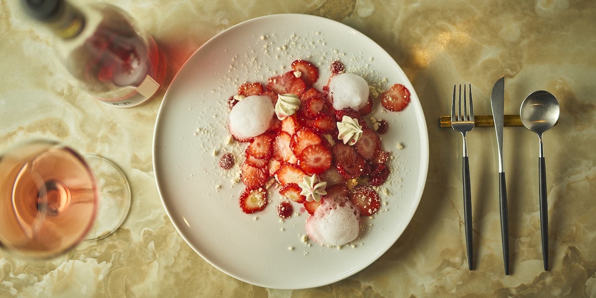 【京都】完全予約制！パティシエでソムリエ。才気あふれるシェフによるデザートのみのフルコースを堪能