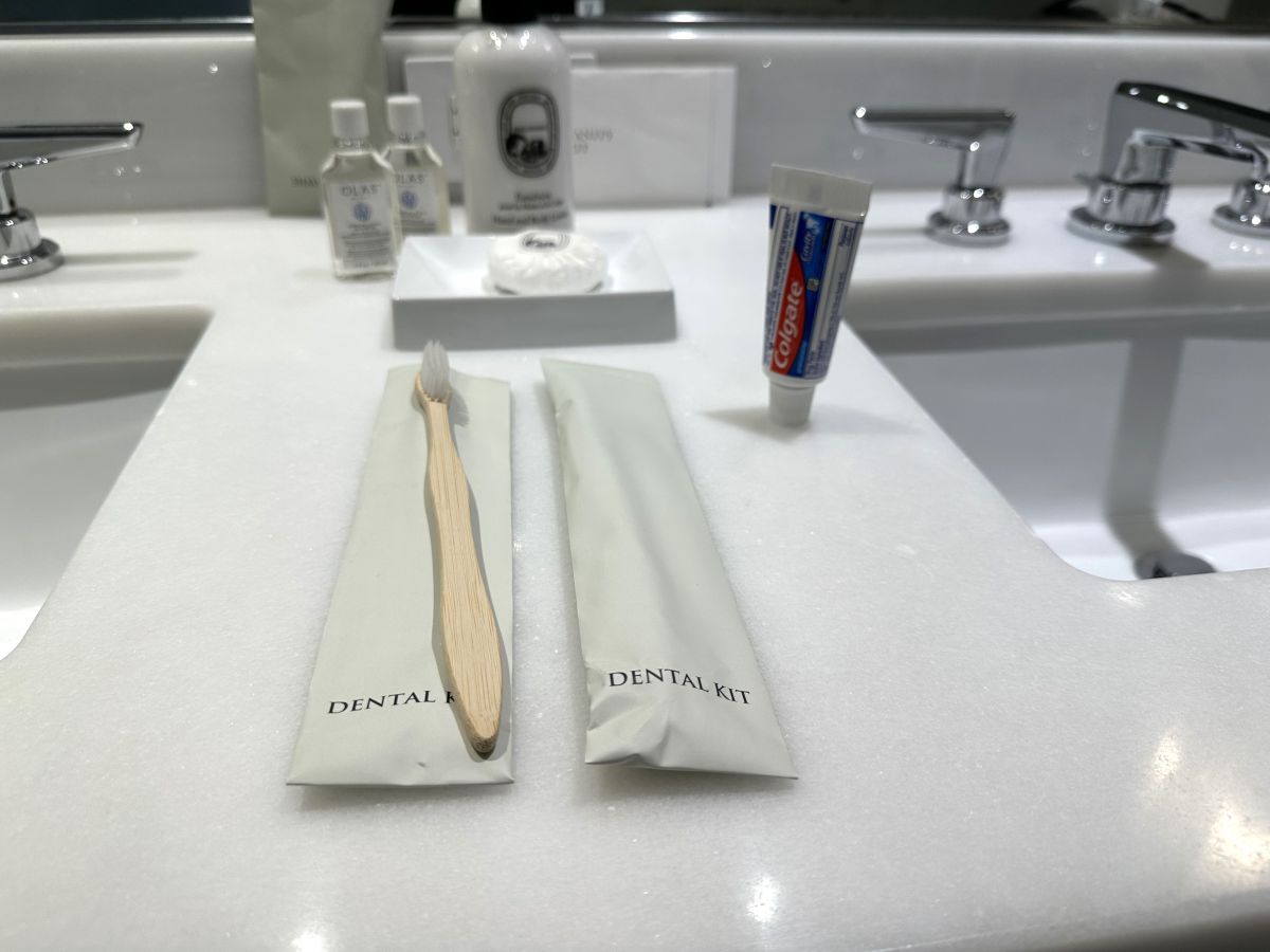 プラスチック削減のため、木製の歯ブラシ