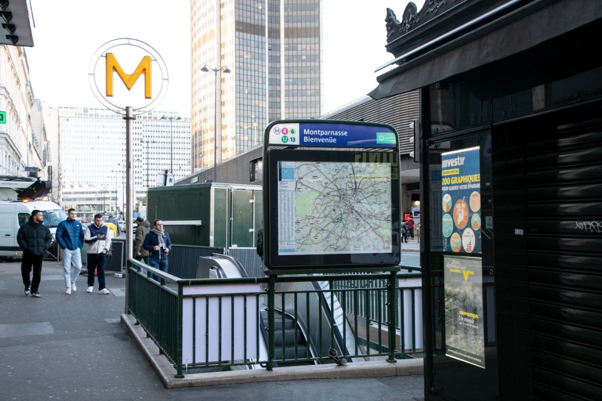 パリはメトロ（地下鉄）が便利！