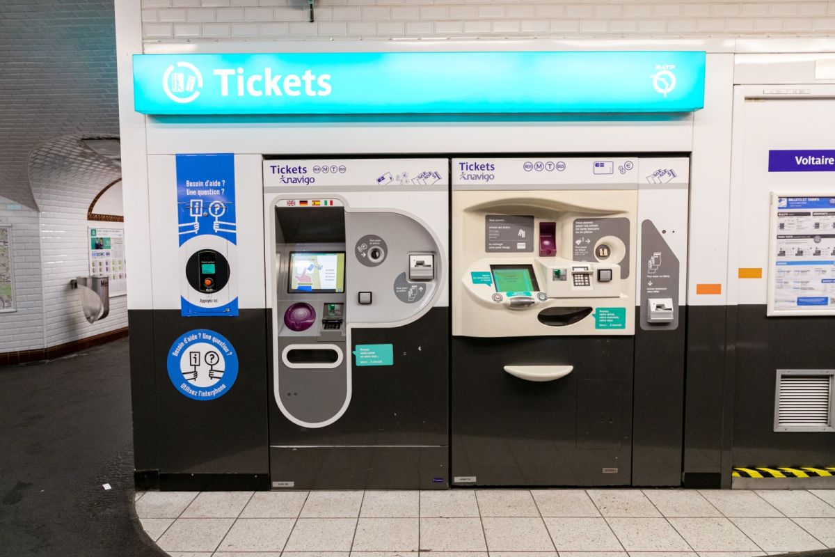 パリはメトロ（地下鉄）が便利！ 