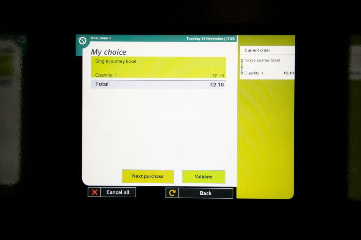 パリはメトロ(地下鉄)が便利!