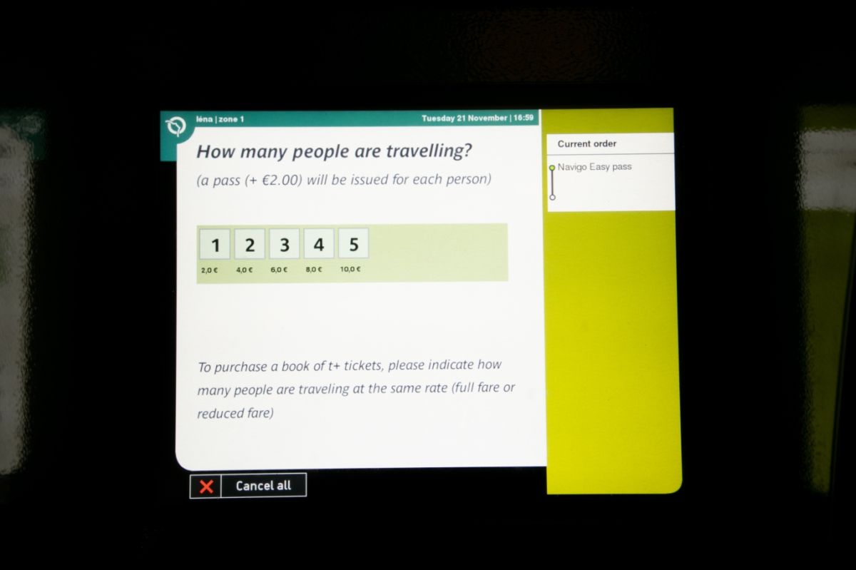 パリはメトロ(地下鉄)が便利!