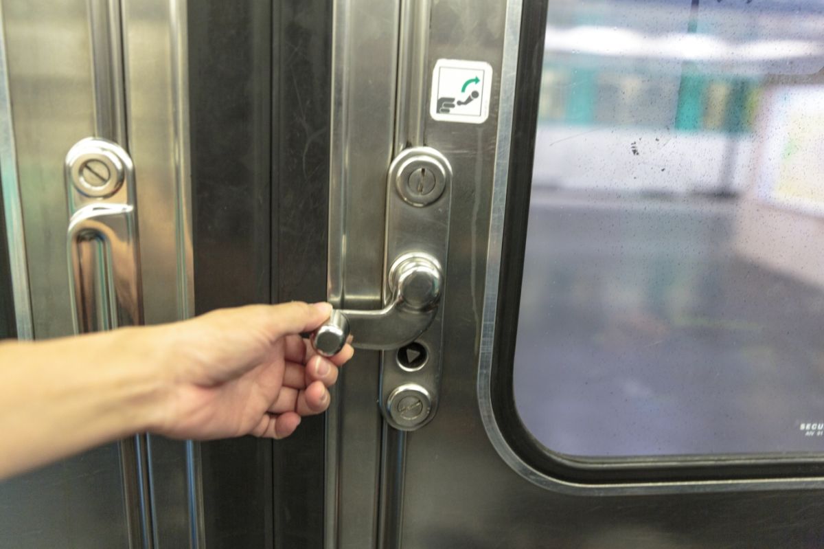 パリはメトロ(地下鉄)が便利!