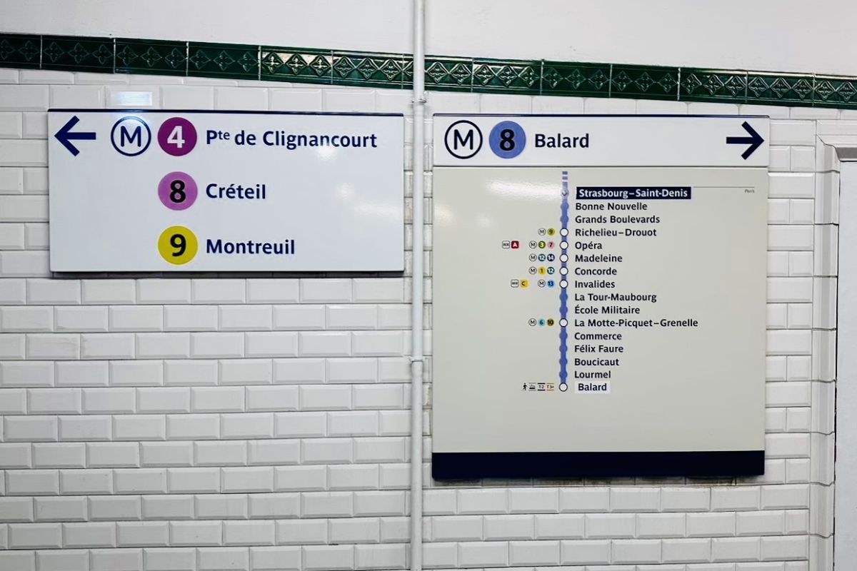 パリはメトロ（地下鉄）が便利！ 