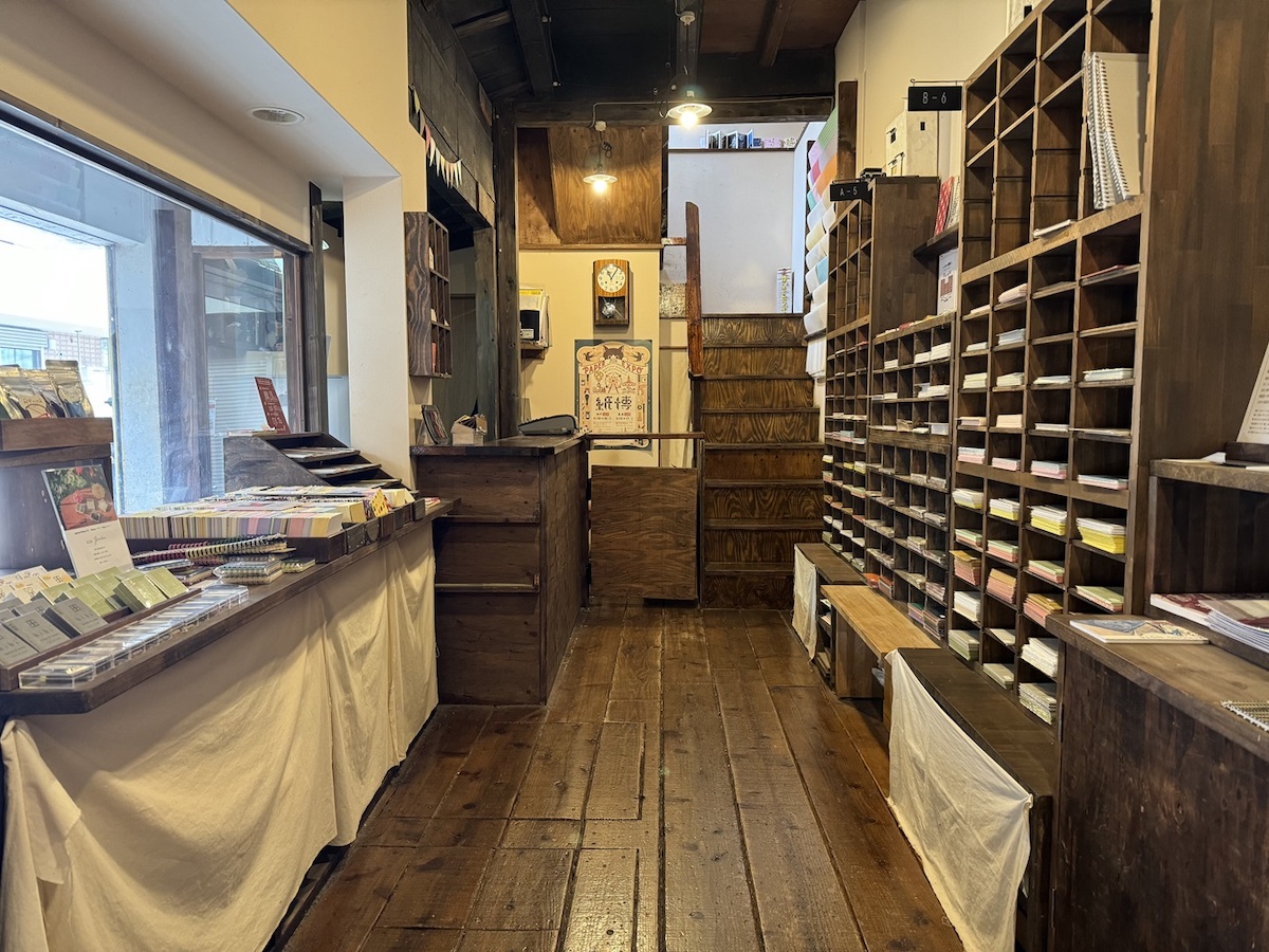 木の温もりが感じられる空間