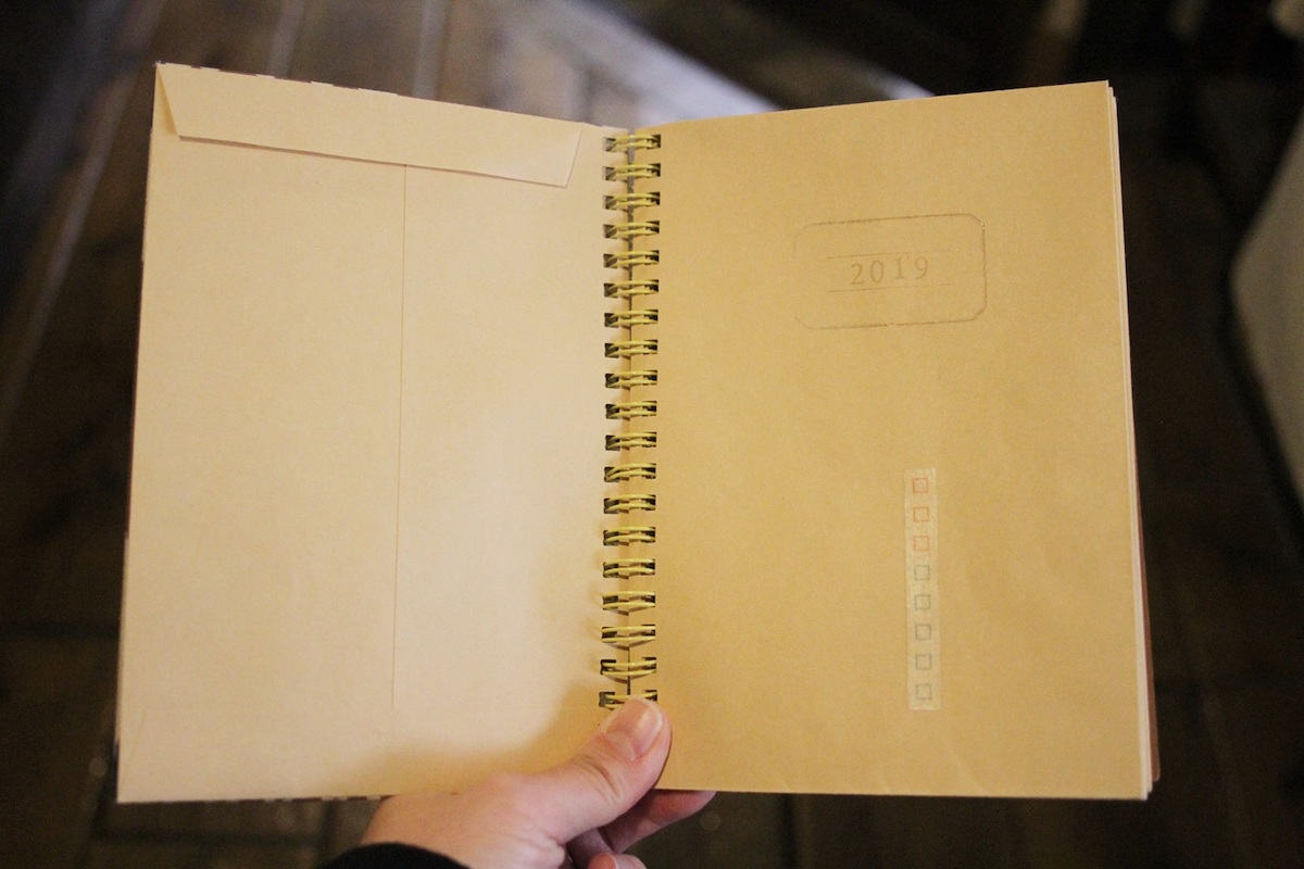 中身をすべて封筒にして家計管理用のノートを作る人も！