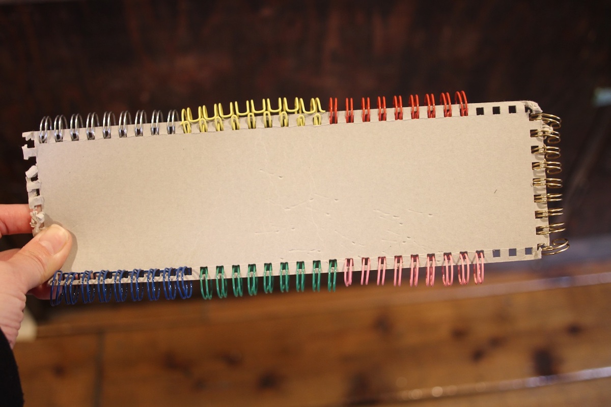 ミニノートのリングの色はこちらから選べる