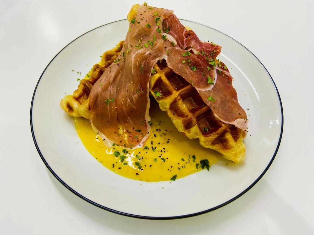 生ハムカルボナーラ1600円 写真提供：2D TEA　ROOM　Café BAW