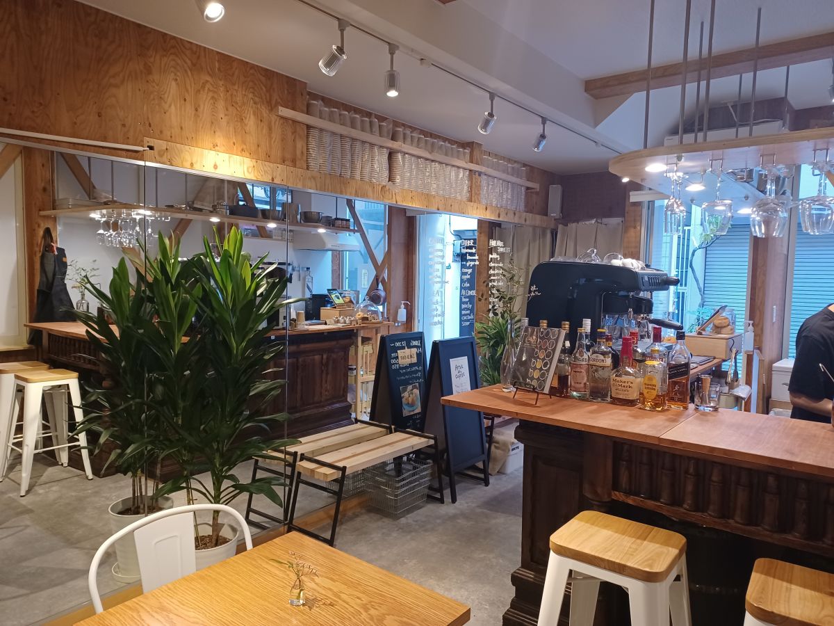 AFTER ALL COFFEE店内