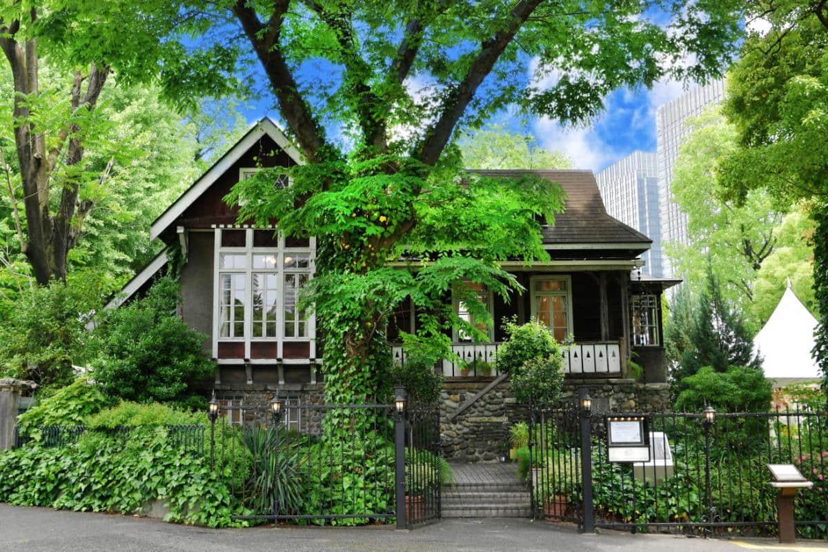 「旧日比谷公園事務所」（東京都公園資料館）　※2024年5月31日まで修復工事等で見学不可