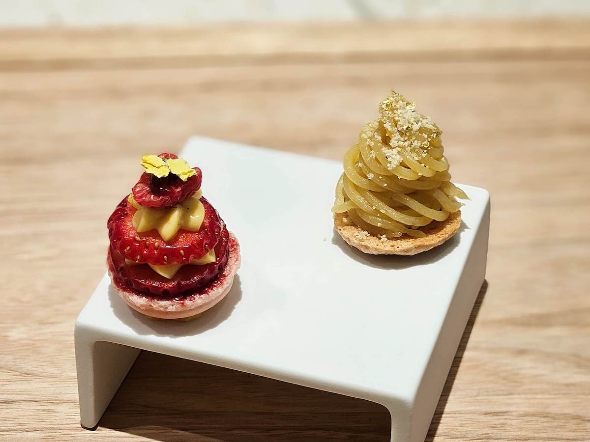 （写真右から）「いちごマカロン」、「さつまいもモンブラン」