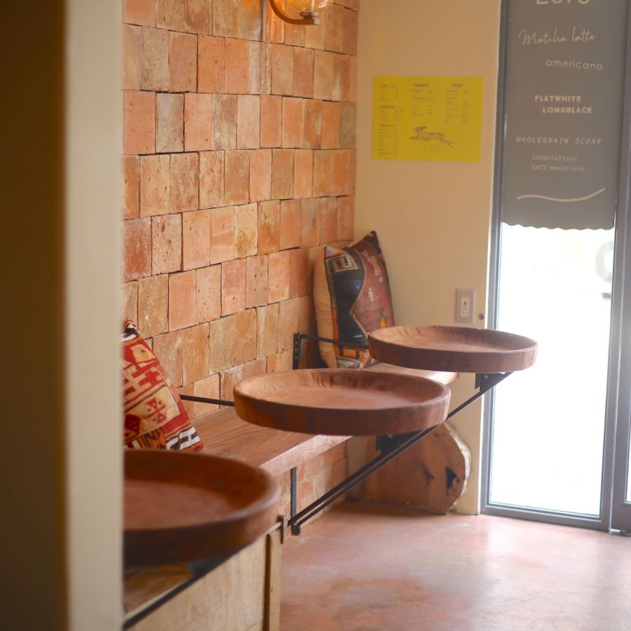 1階はコーヒースタンドのようなラフさが◎