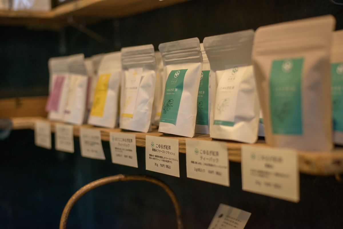 持ち帰り用の紅茶も販売