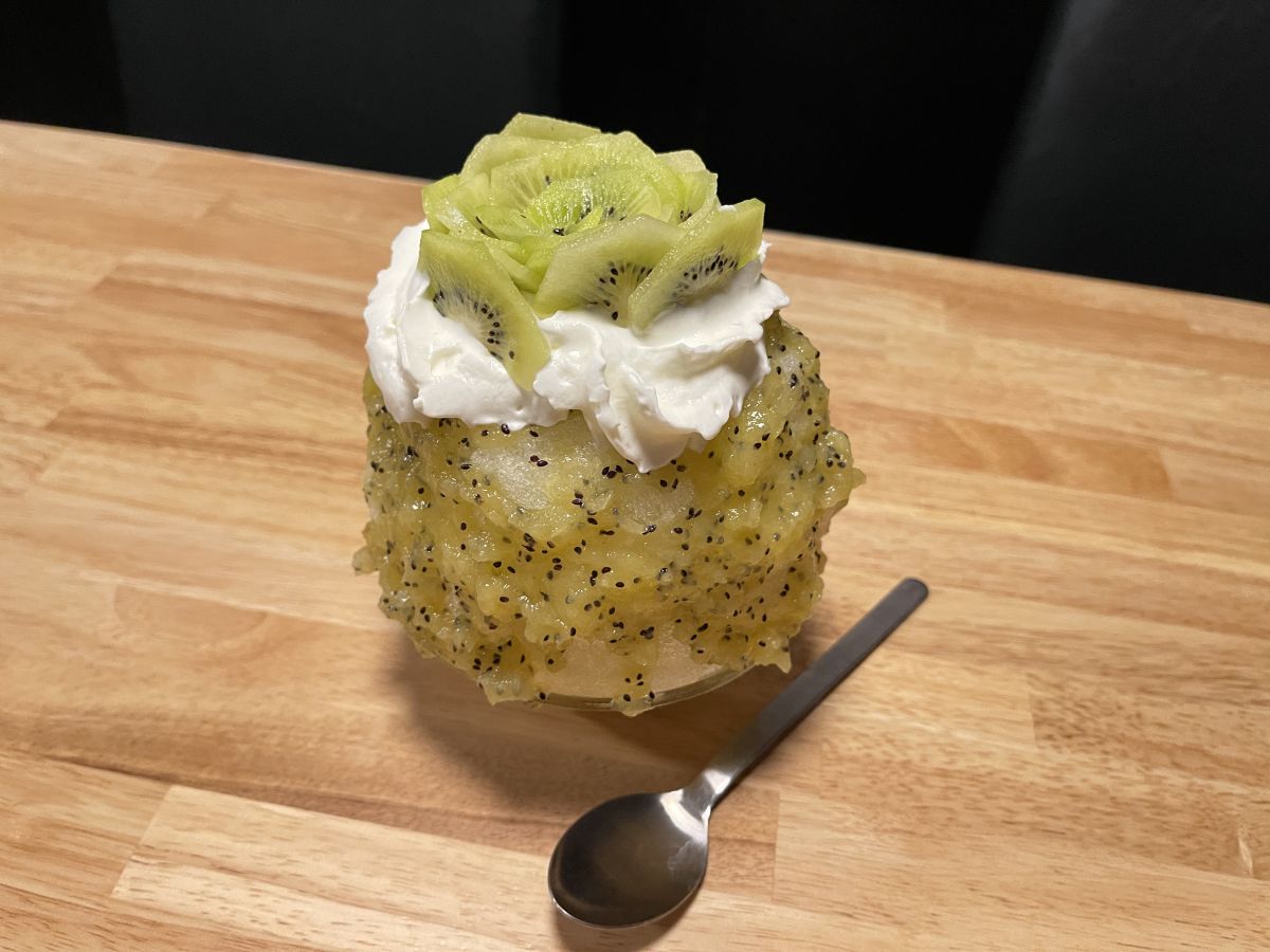 「キウイの花盛り」Regular 1800円 Small 1600円（※写真はRegular）