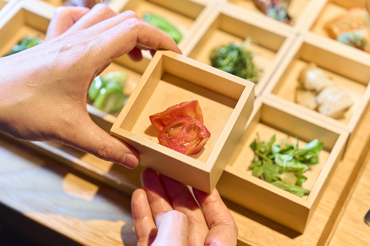 「フルーツトマト」。本日は甘みの強い熊本県産のものを使用。味付けは一切していない