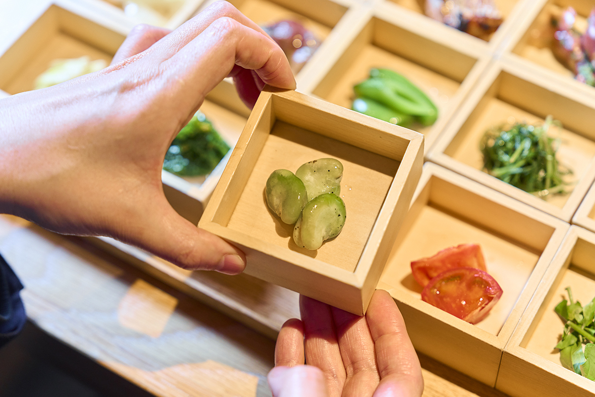 「そら豆」。少しだけ焼き色をつけて香ばしく仕上げた