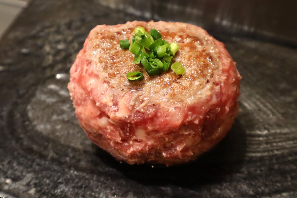 「花より、和牛ハンバーグ」Mサイズ 1400円