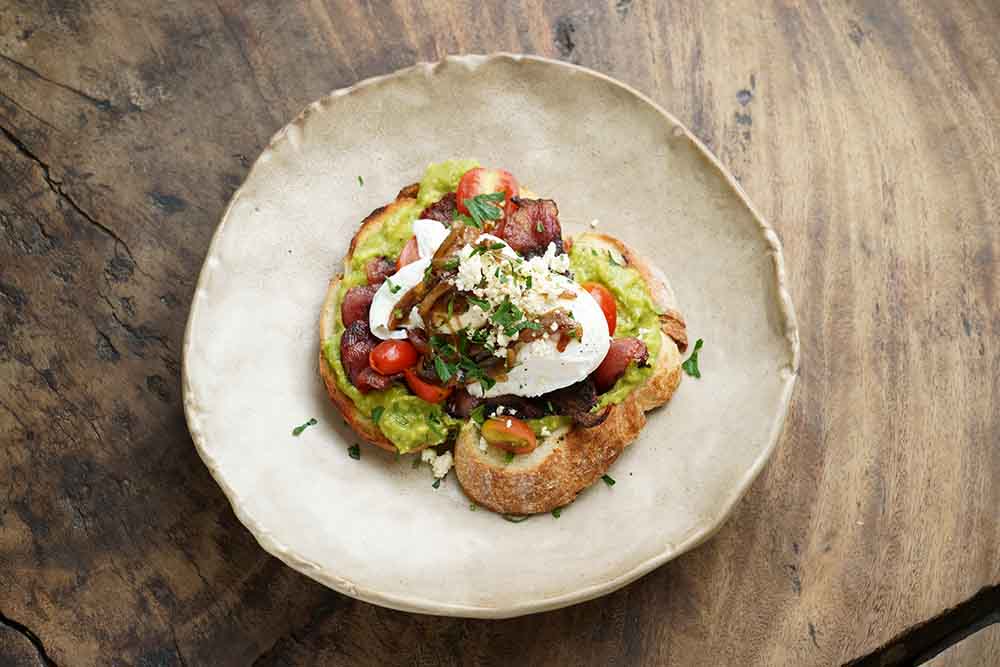 「アボカドトースト」Rp.9万8000