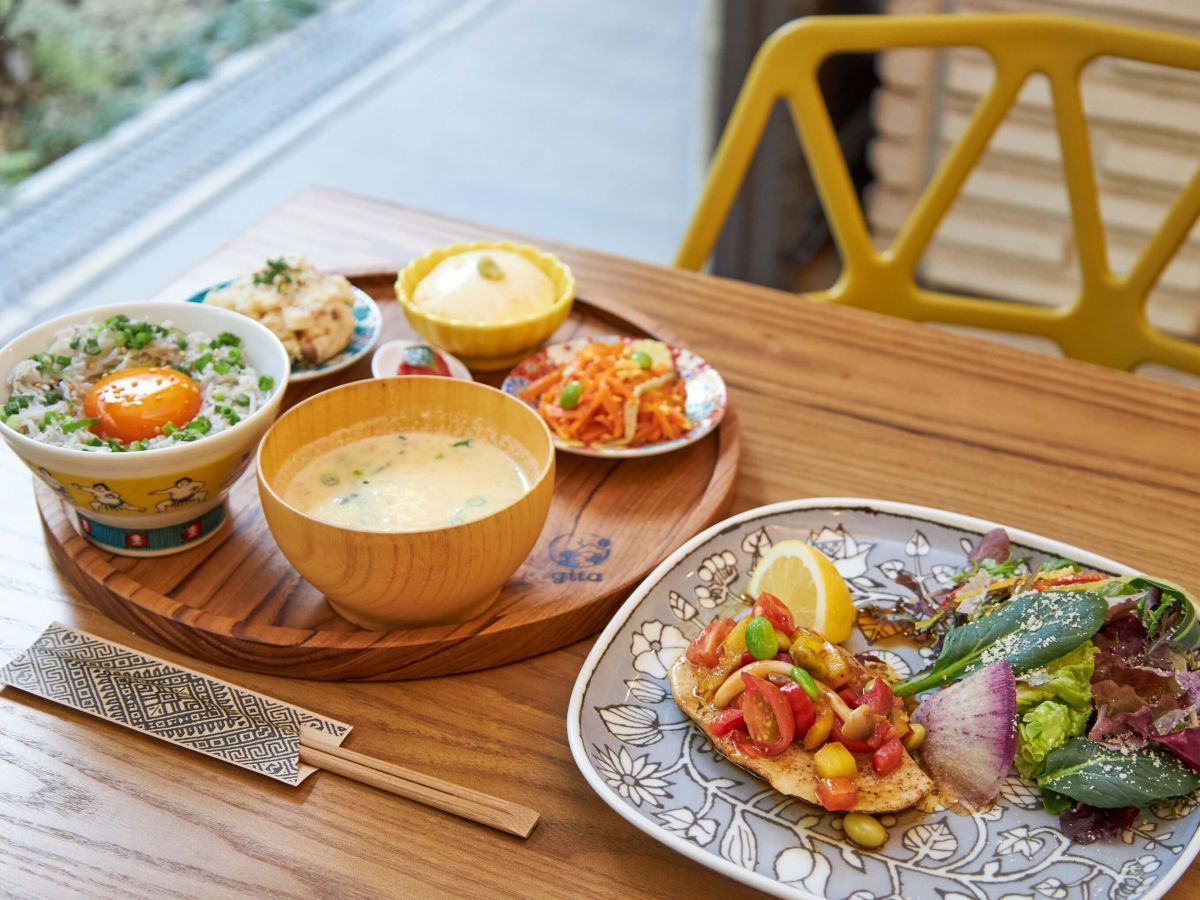 「鎌倉一汁三菜プレート お魚」1600円 ※プラス330円で白米から「鎌倉湘南しらす月見ごはん」に変更可能