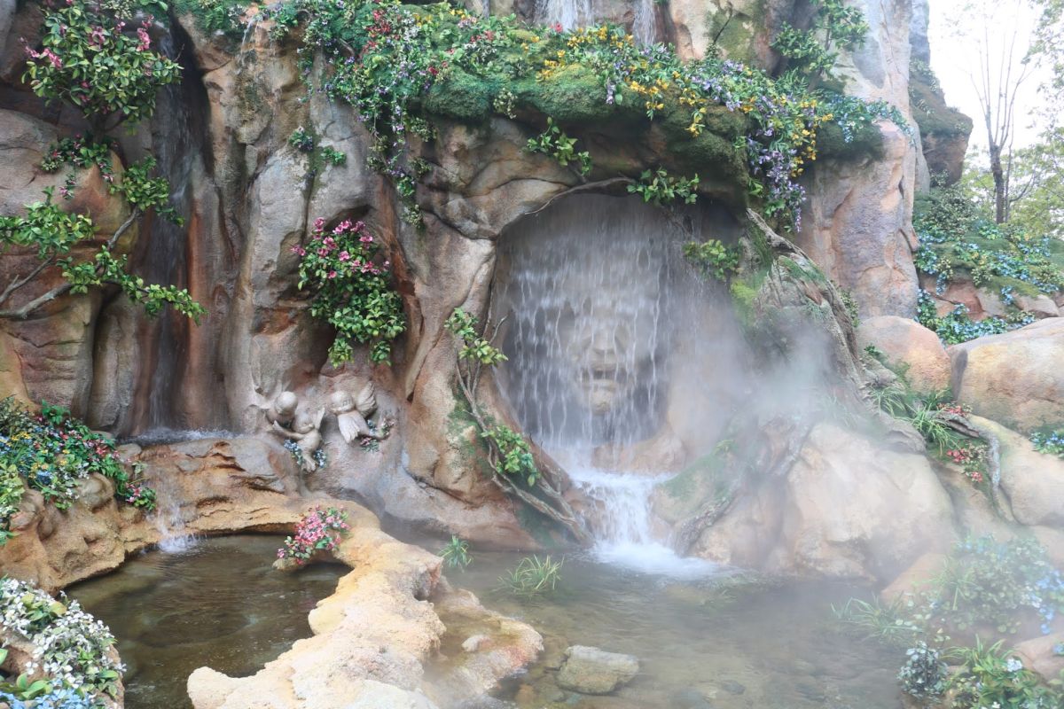 魔法の鏡と白雪姫