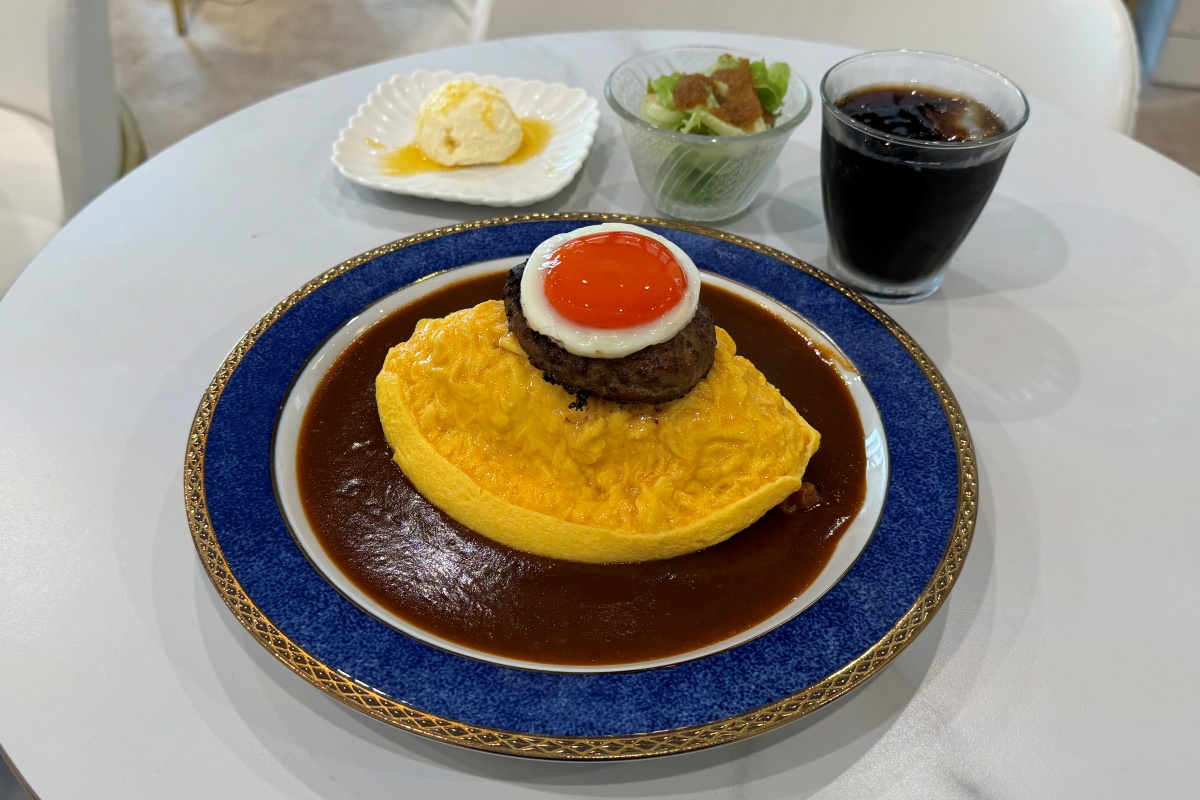 「ぱっかーんハンバーグオムライス」2480円