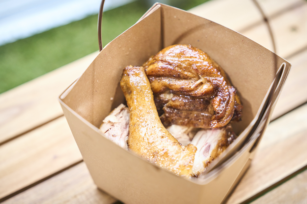 「香港チキン」880円〜